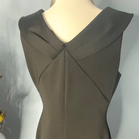 Sexy and sleek black dress - Picture 5 of 9